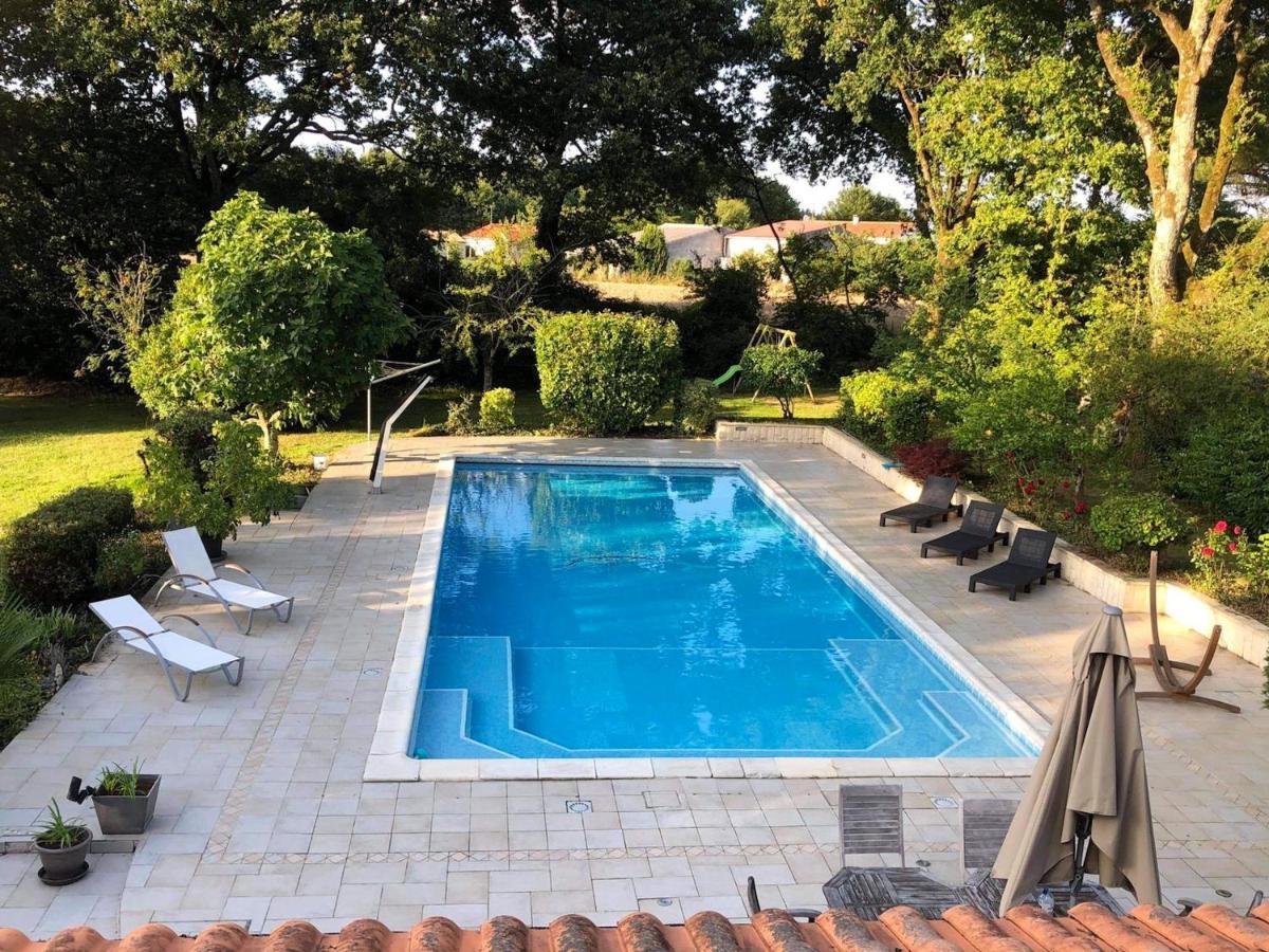 Maison Charmante Avec Piscine Privee A Saint-Georges-De-Pointindouxc Exterior foto